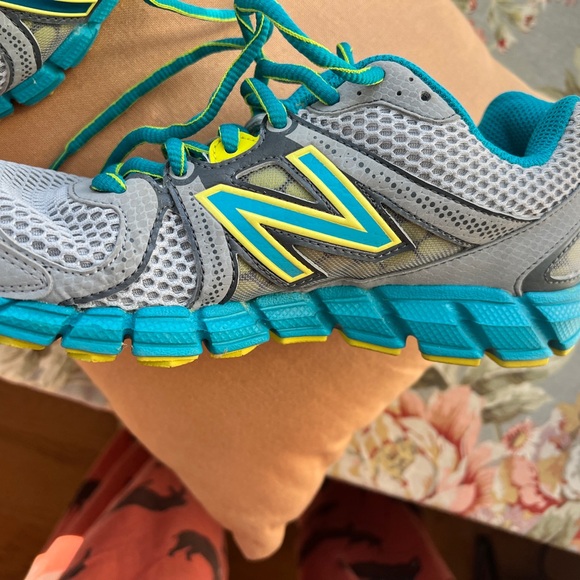 New Balance 750 V2 Teal and Gray Running Shoes Size 7 - Picture 3 of 5
